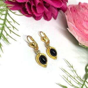 VINTAGE⚜️Onyx Cabochon Ornate Golden Teardrop Earrings
